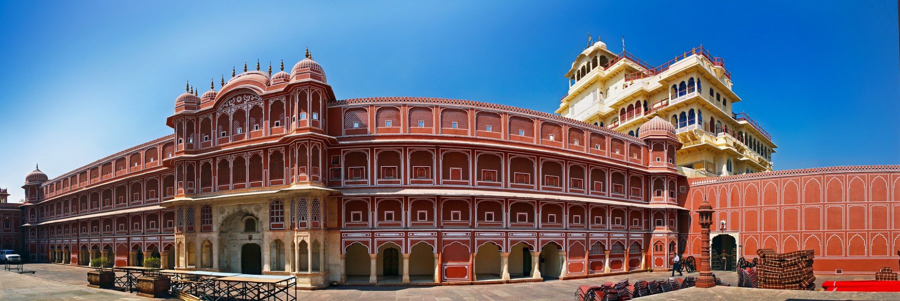 ROYAL INDIA RESTAURANT AND BAR